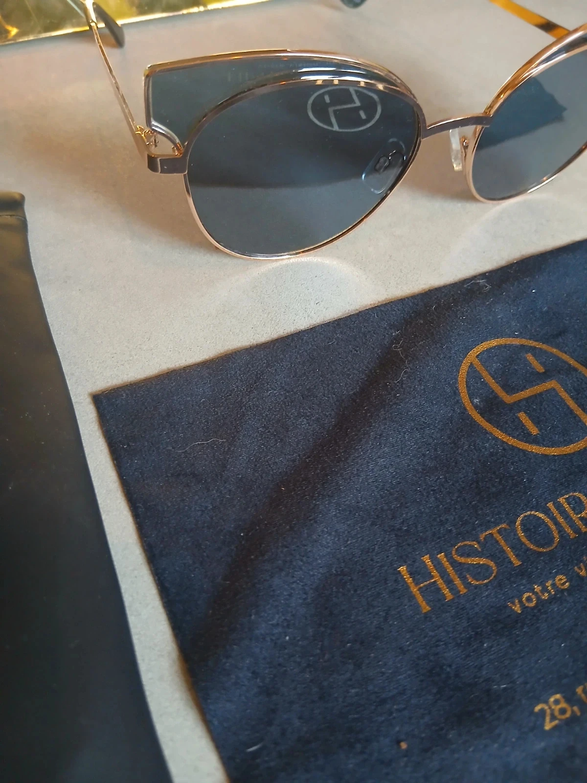 Luxe Sunglasses - Gold & Black Cat-Eye Style – photo 4